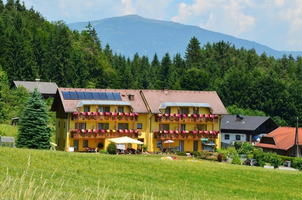 Gaestehaus Goetz Drobollach am Faakersee Exterior foto